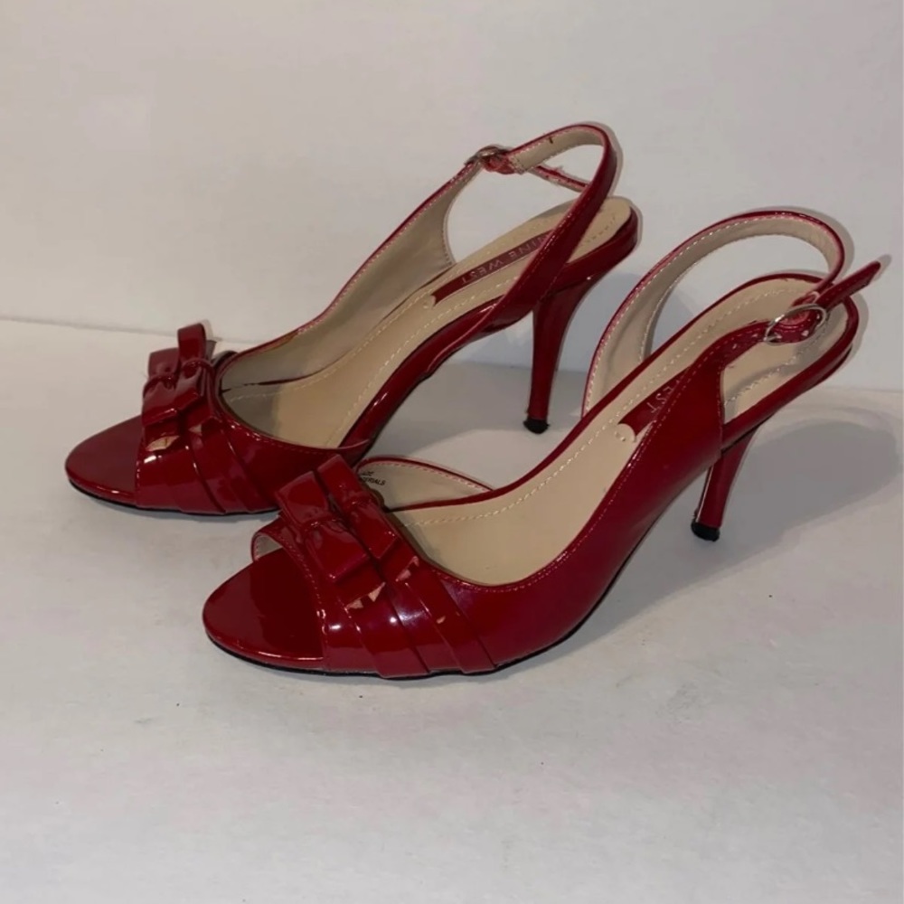 Womens Nine West size 8.5 red pumps
